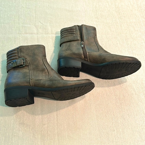 Anne Klein Sport Taupe Aklanette Booties Zip w/ Buckle Size 8 Like new condition - Picture 2 of 14